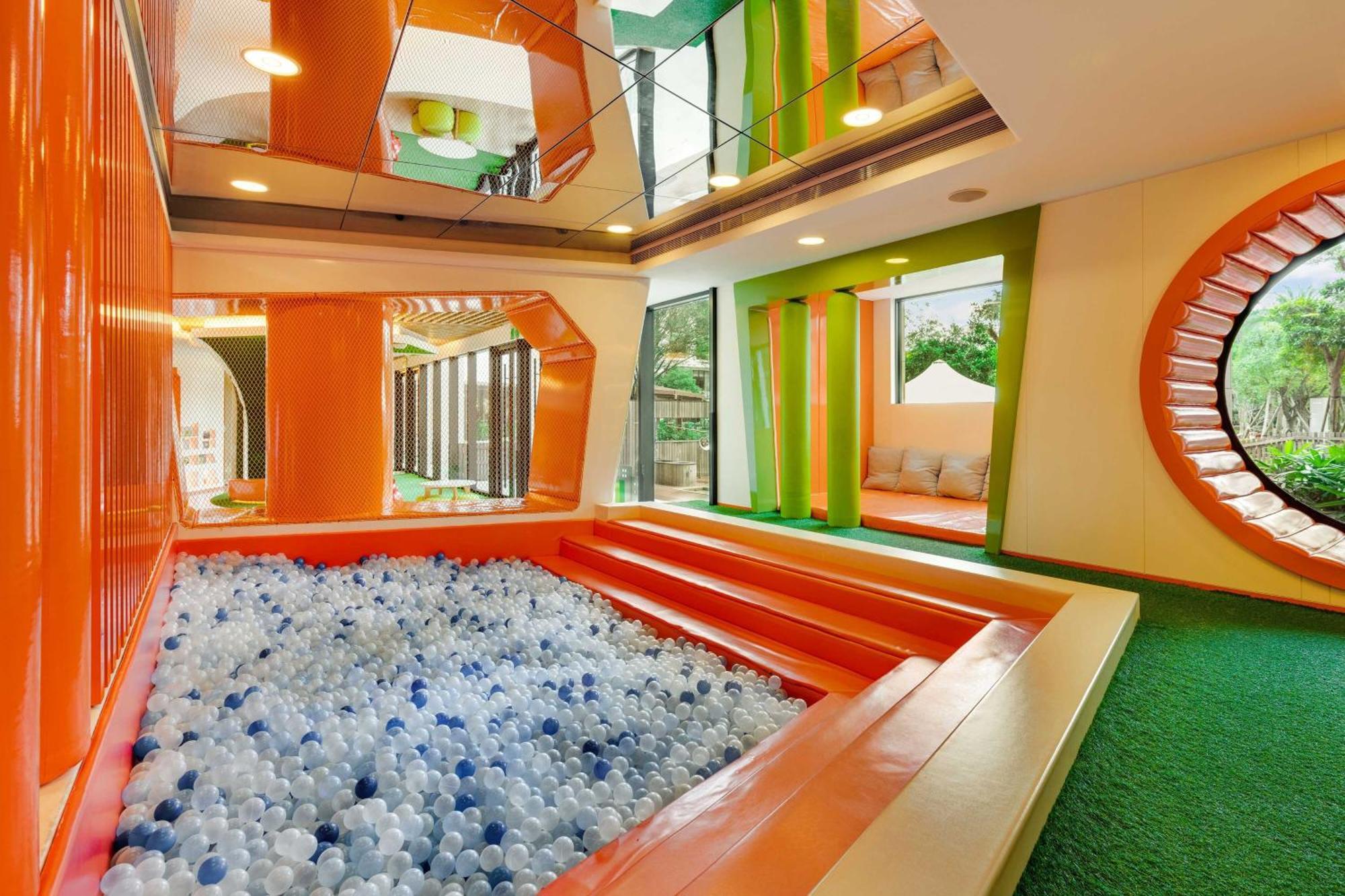 דאשי The Westin Tashee Resort, Taoyuan מראה חיצוני תמונה Ball pit at the indoor playground