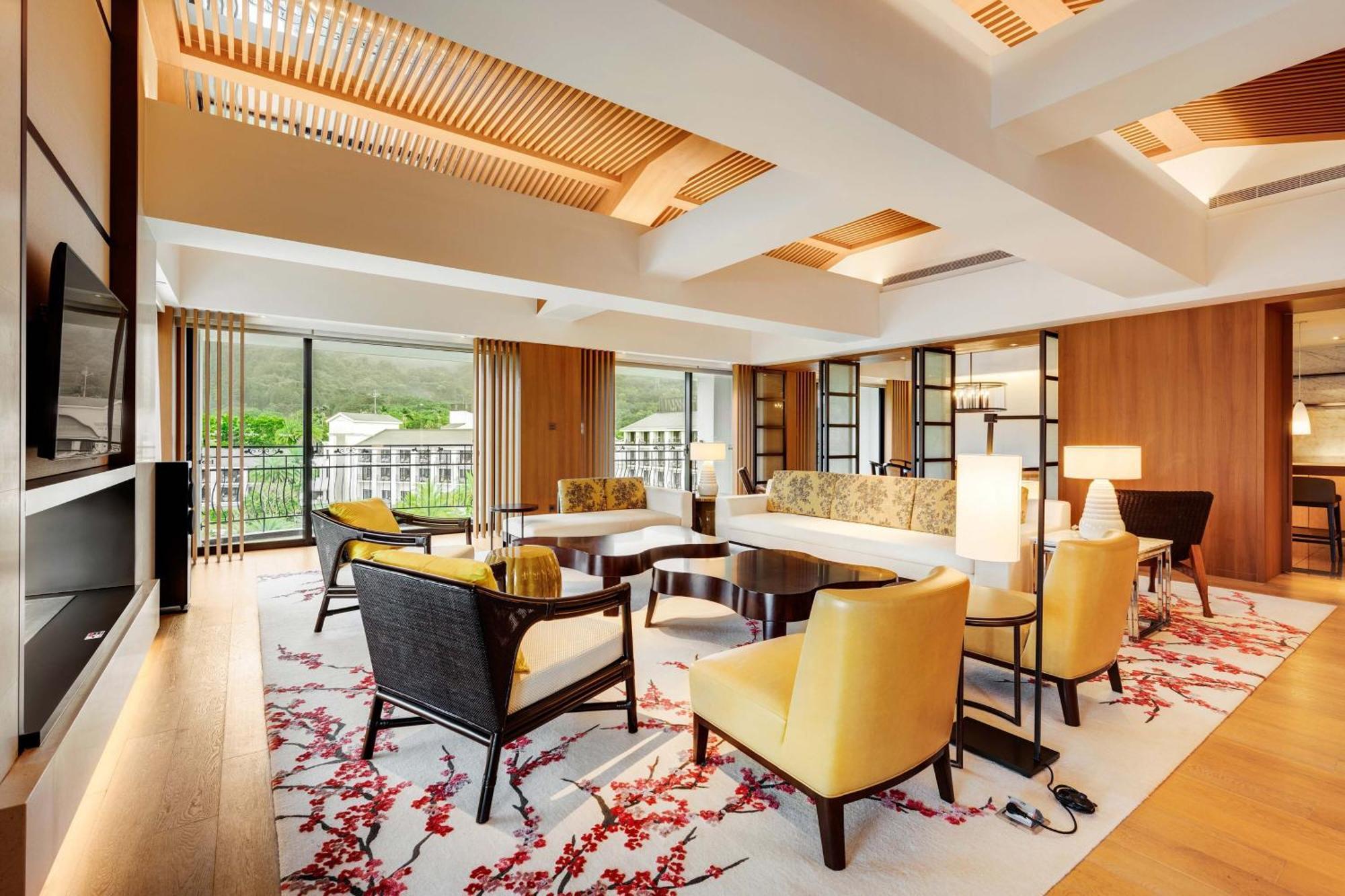 דאשי The Westin Tashee Resort, Taoyuan מראה חיצוני תמונה The Living Room at The Residence, Mandarin Oriental, Hong Kong